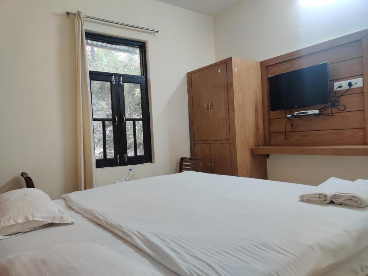 The Panda Hotel Dharamshala Bagian luar foto