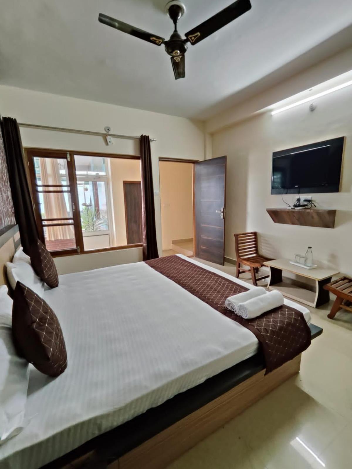 The Panda Hotel Dharamshala Bagian luar foto