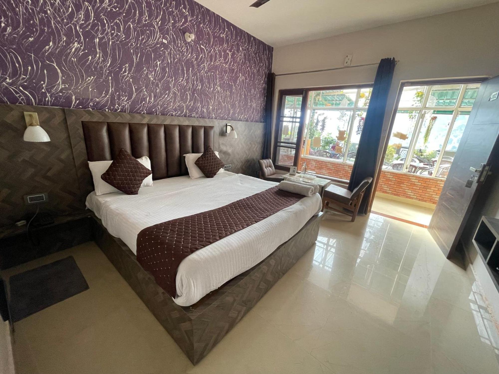 The Panda Hotel Dharamshala Bagian luar foto