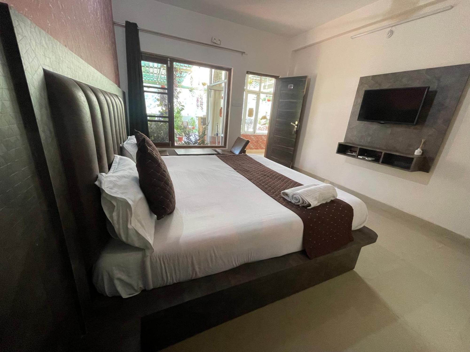 The Panda Hotel Dharamshala Bagian luar foto